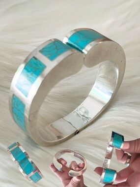 Vintage turquoise silver modernist cuff hinge bracelet
